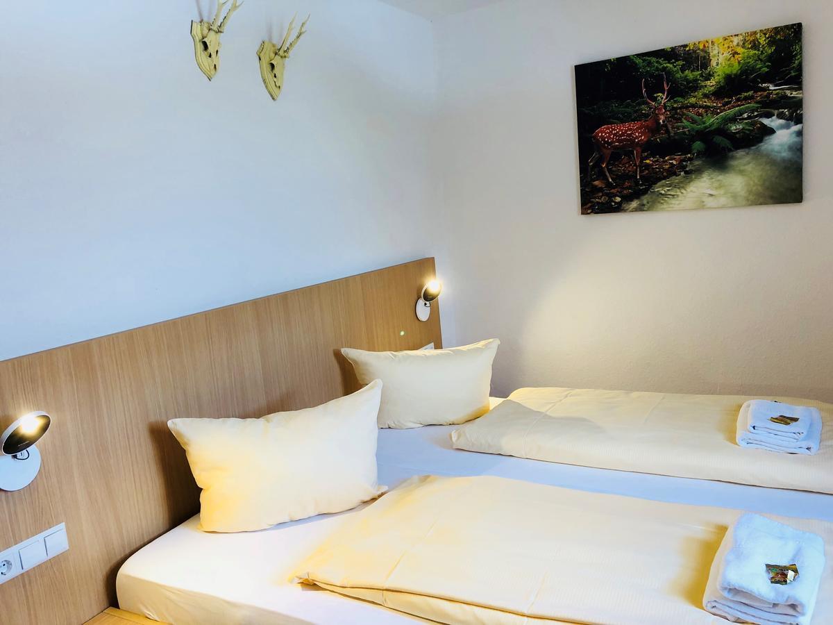 Hotel - Restaurant Hirschen - Werneths Landgasthof Beim Europa- Park Rust Rheinhausen Exteriör bild