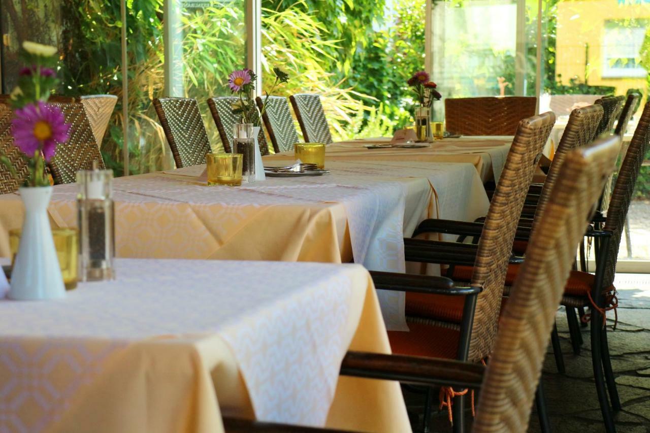 Hotel - Restaurant Hirschen - Werneths Landgasthof Beim Europa- Park Rust Rheinhausen Exteriör bild