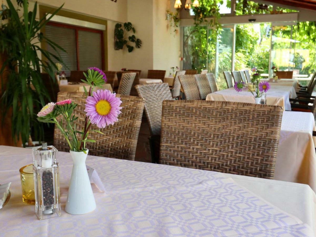 Hotel - Restaurant Hirschen - Werneths Landgasthof Beim Europa- Park Rust Rheinhausen Exteriör bild