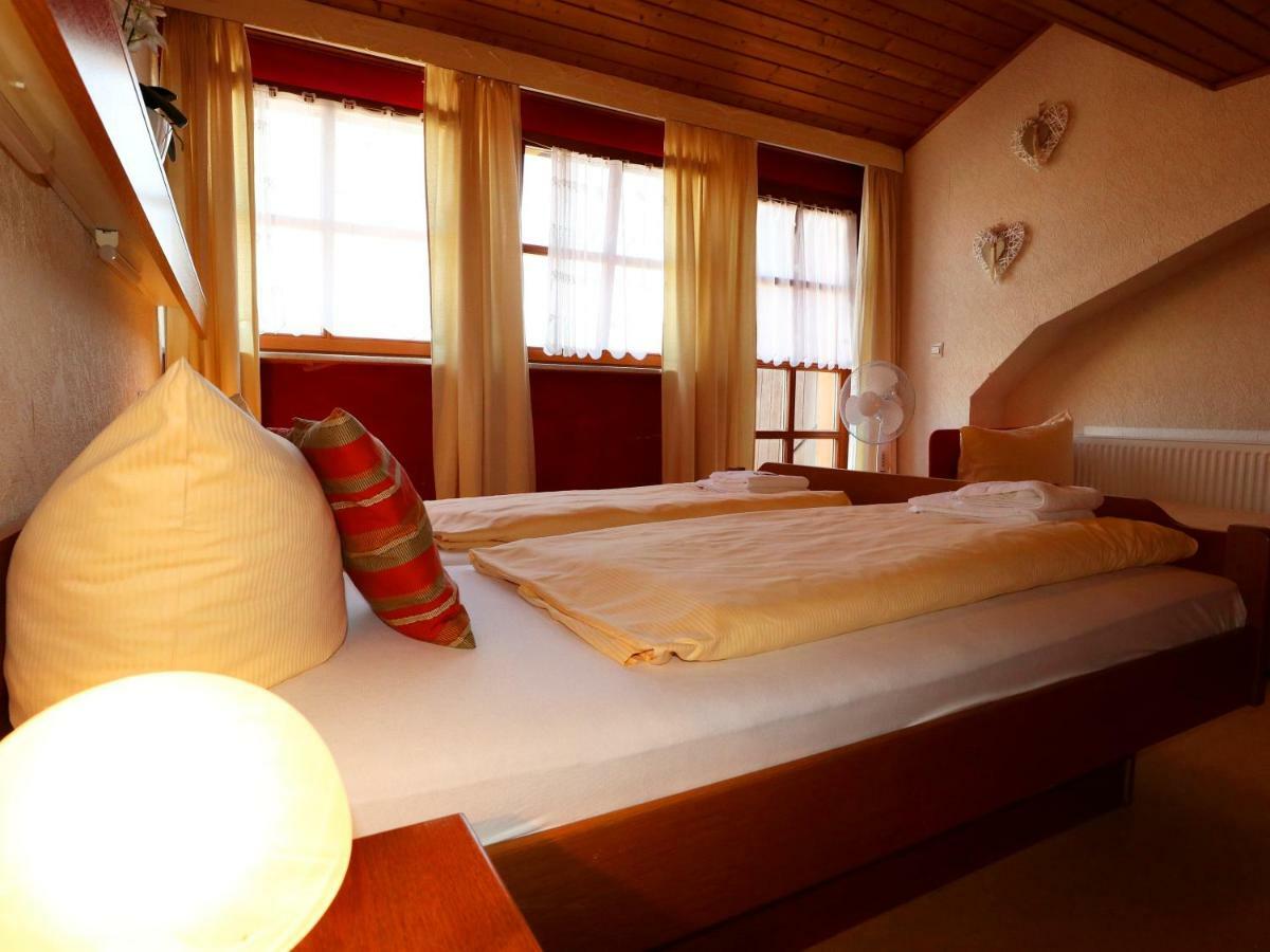 Hotel - Restaurant Hirschen - Werneths Landgasthof Beim Europa- Park Rust Rheinhausen Exteriör bild