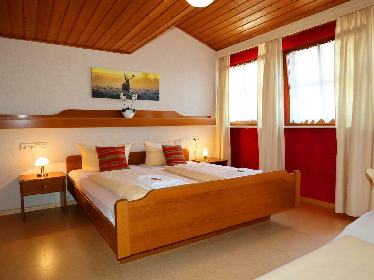 Hotel - Restaurant Hirschen - Werneths Landgasthof Beim Europa- Park Rust Rheinhausen Exteriör bild