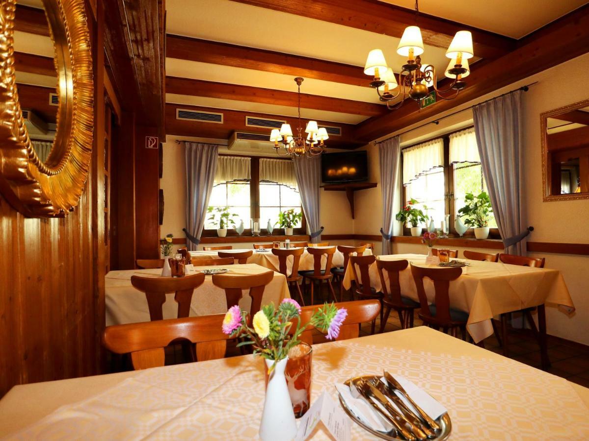 Hotel - Restaurant Hirschen - Werneths Landgasthof Beim Europa- Park Rust Rheinhausen Exteriör bild