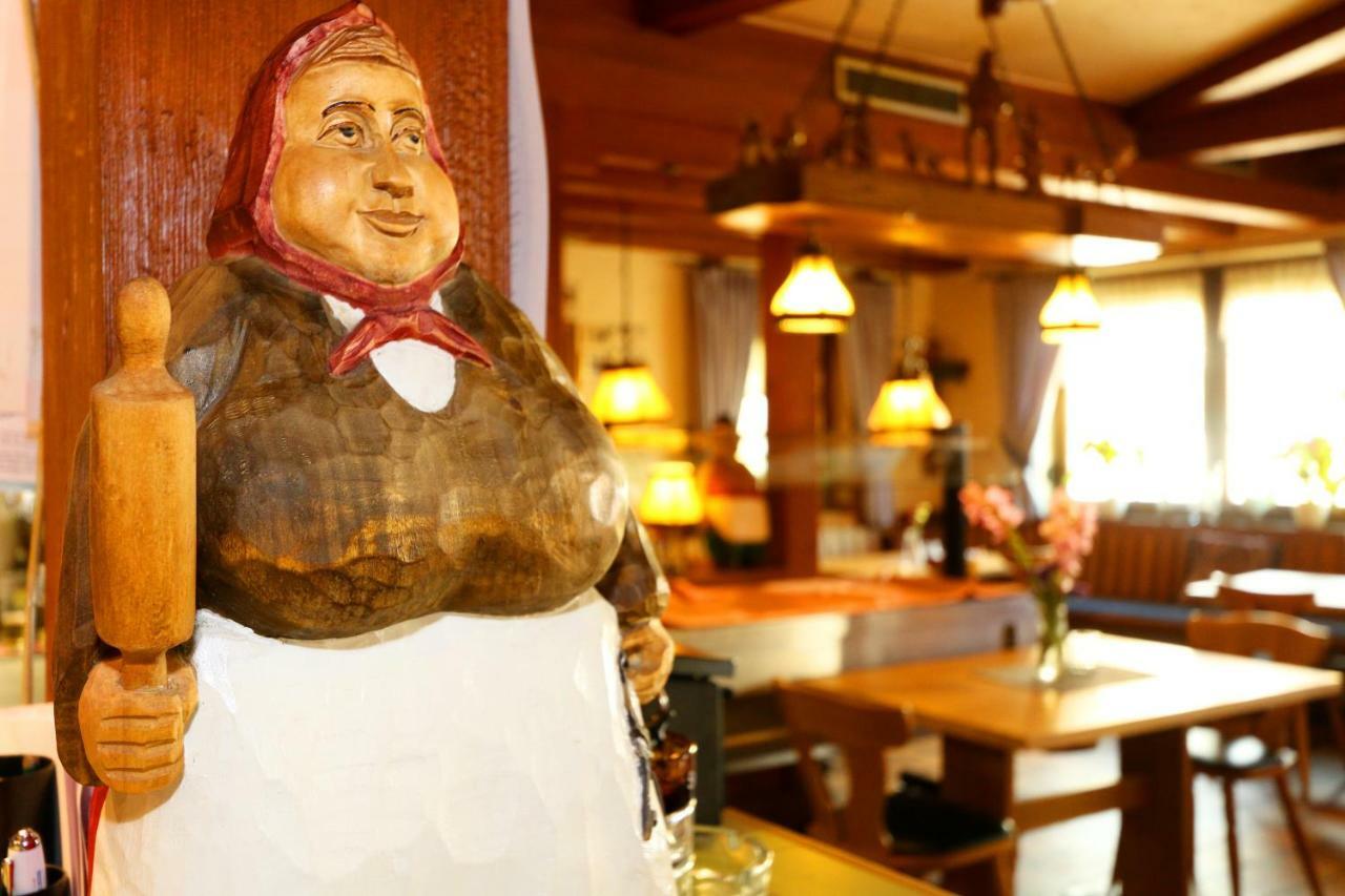 Hotel - Restaurant Hirschen - Werneths Landgasthof Beim Europa- Park Rust Rheinhausen Exteriör bild